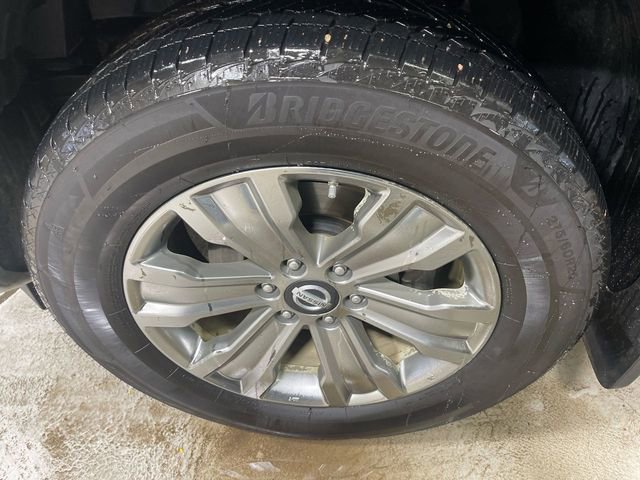 Used 2019 Nissan Titan SV w/ SV Convenience Package AWD/4WD image 10