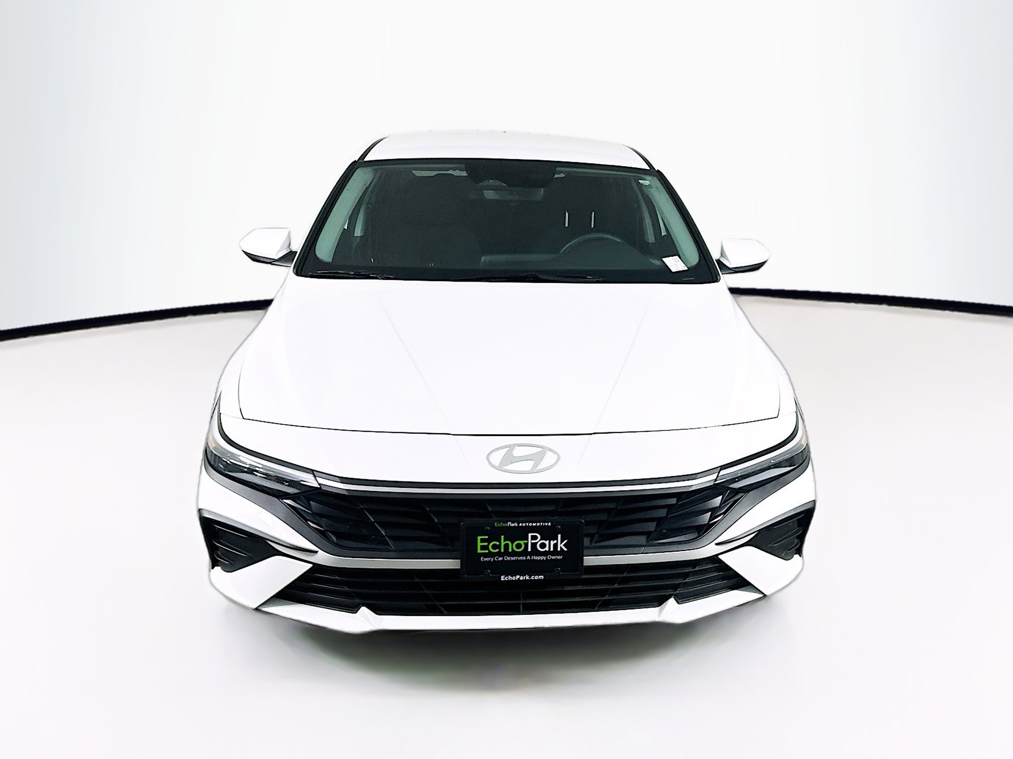Used 2025 Hyundai Elantra Blue image 2