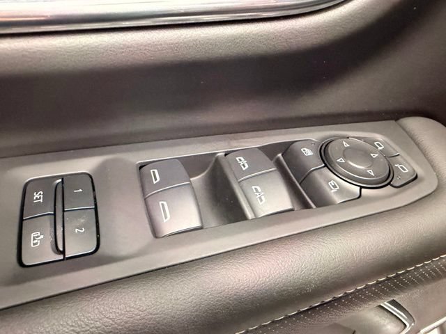 Used 2024 GMC Yukon SLT w/ SLT Luxury Package AWD/4WD image 27