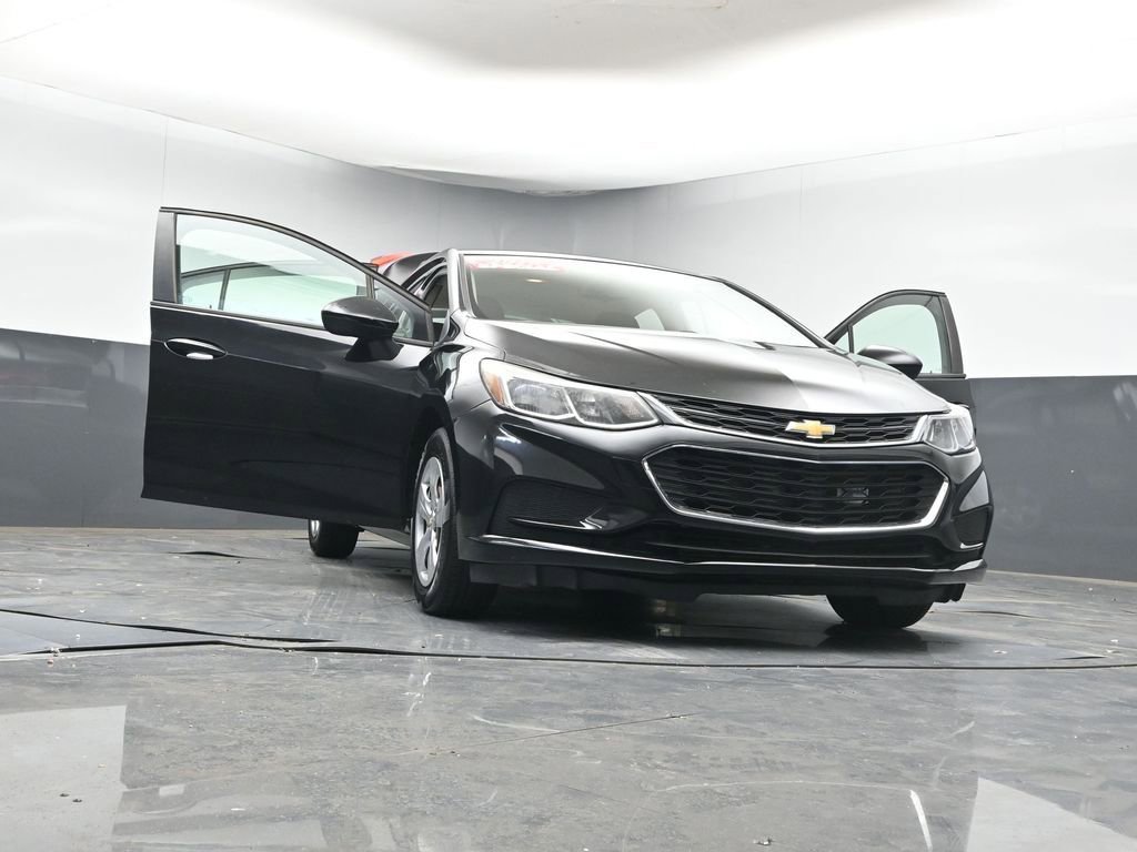 Used 2018 Chevrolet Cruze LS image 42