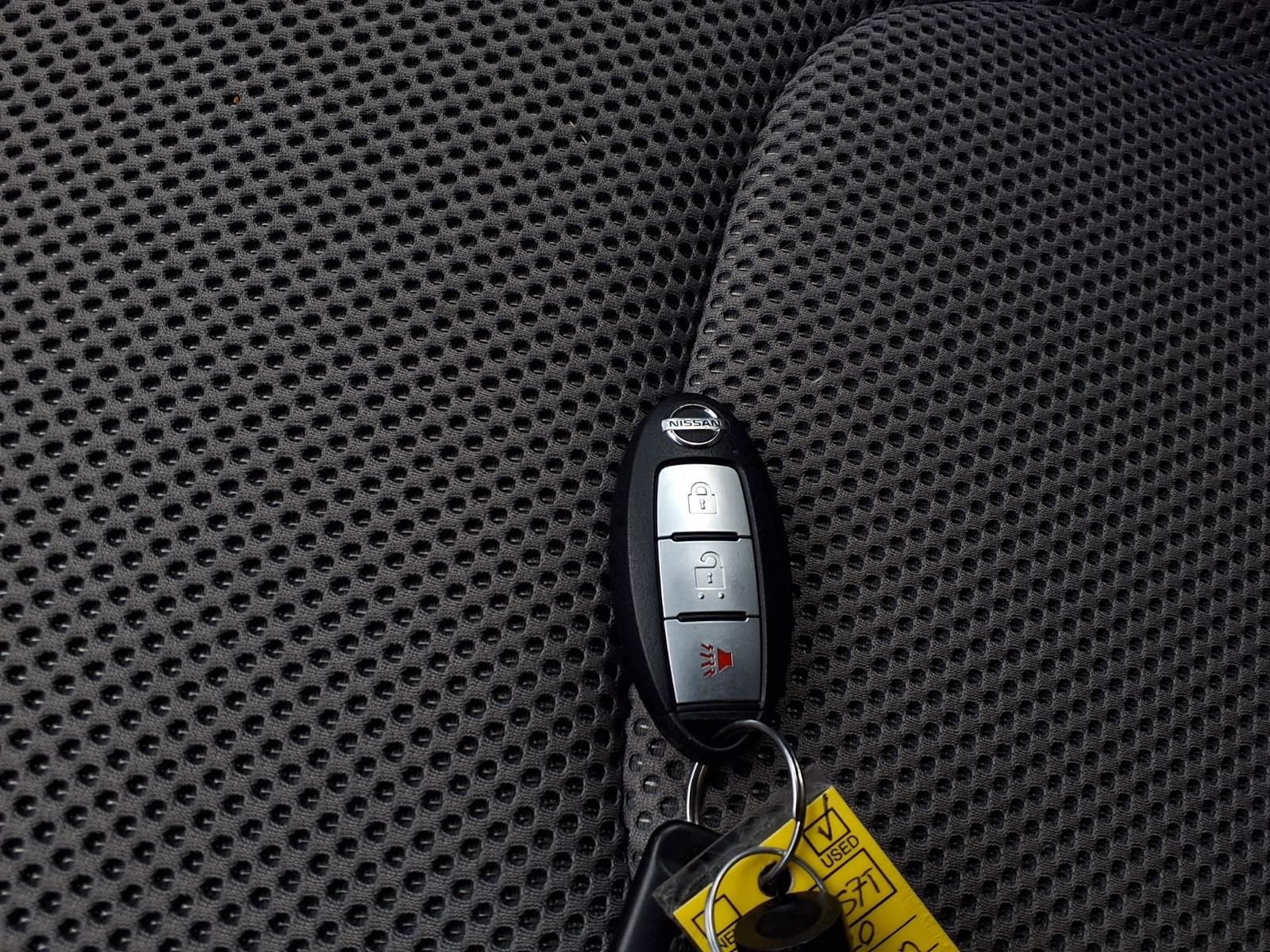 Used 2020 Nissan Frontier SV w/ Midnight Edition Floor Mats image 25