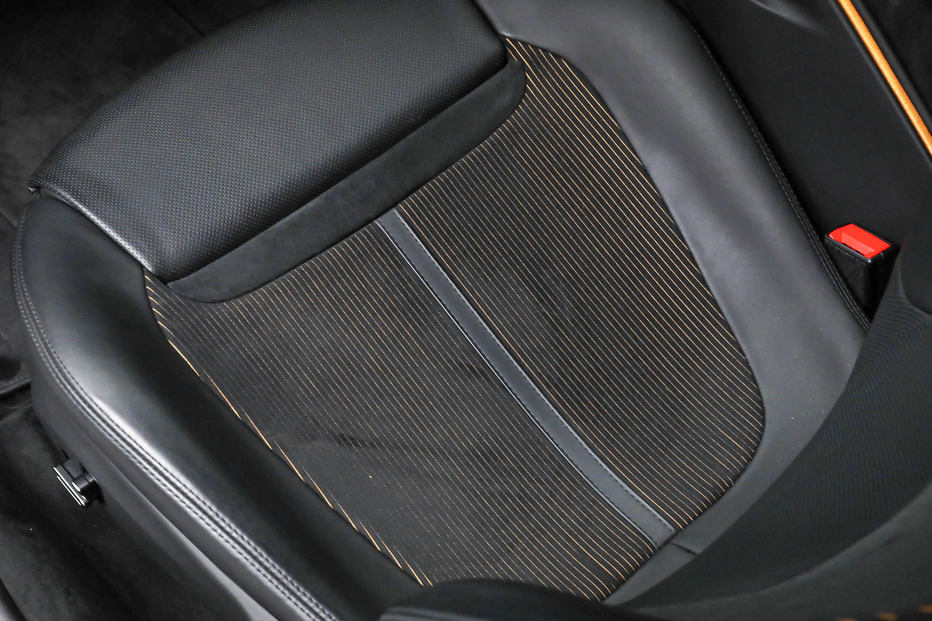 Certified 2022 Ferrari Roma image 37