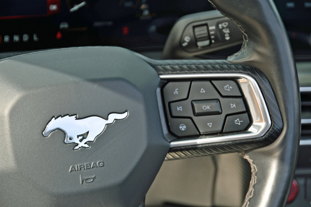 Used 2025 Ford Mustang Premium image 10