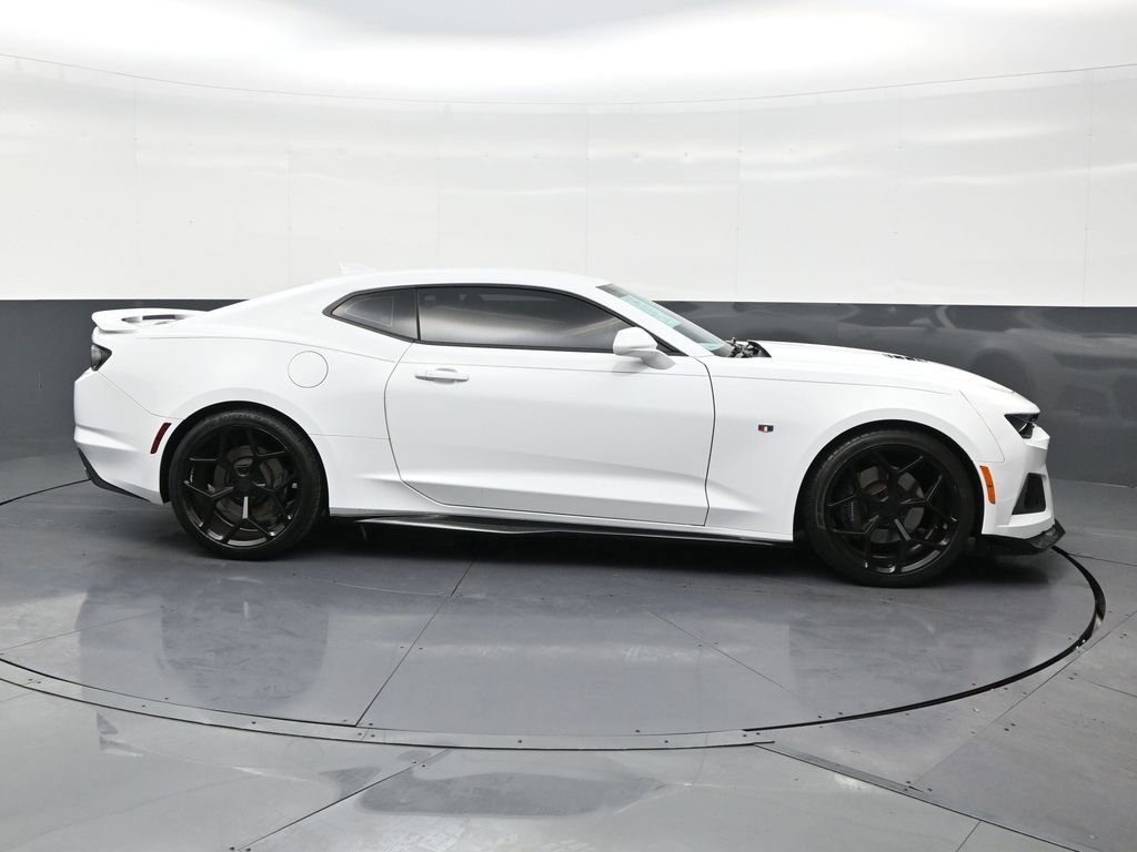Used 2019 Chevrolet Camaro SS image 6