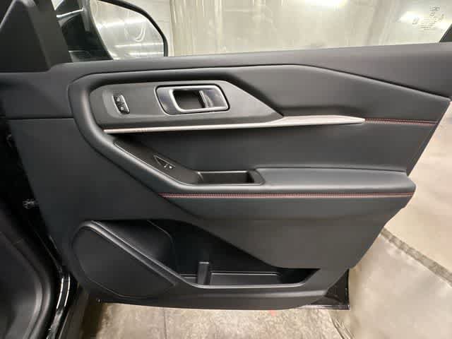 Used 2025 Ford Explorer ST-Line AWD/4WD image 23