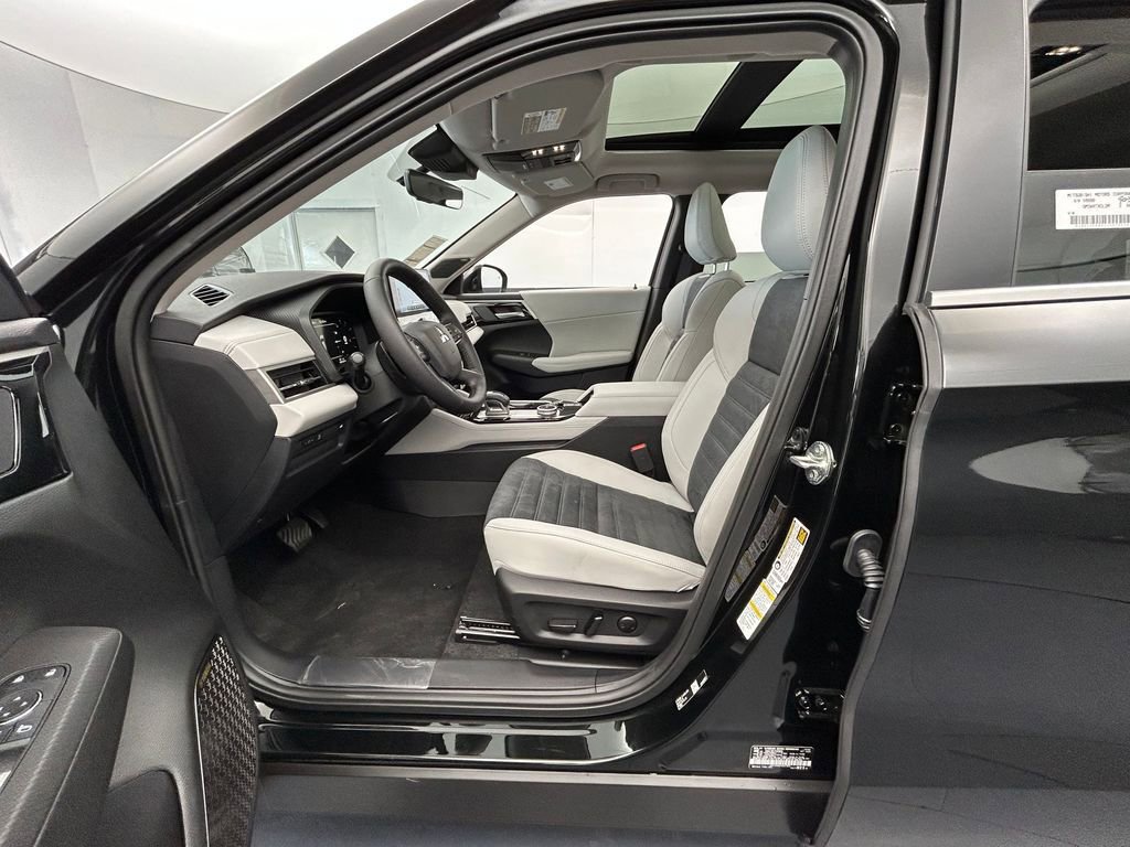 New 2026 Mitsubishi Outlander SE FWD image 11