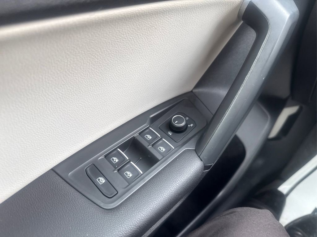 Used 2019 Volkswagen Tiguan SE w/ Panoramic Sunroof Package image 33