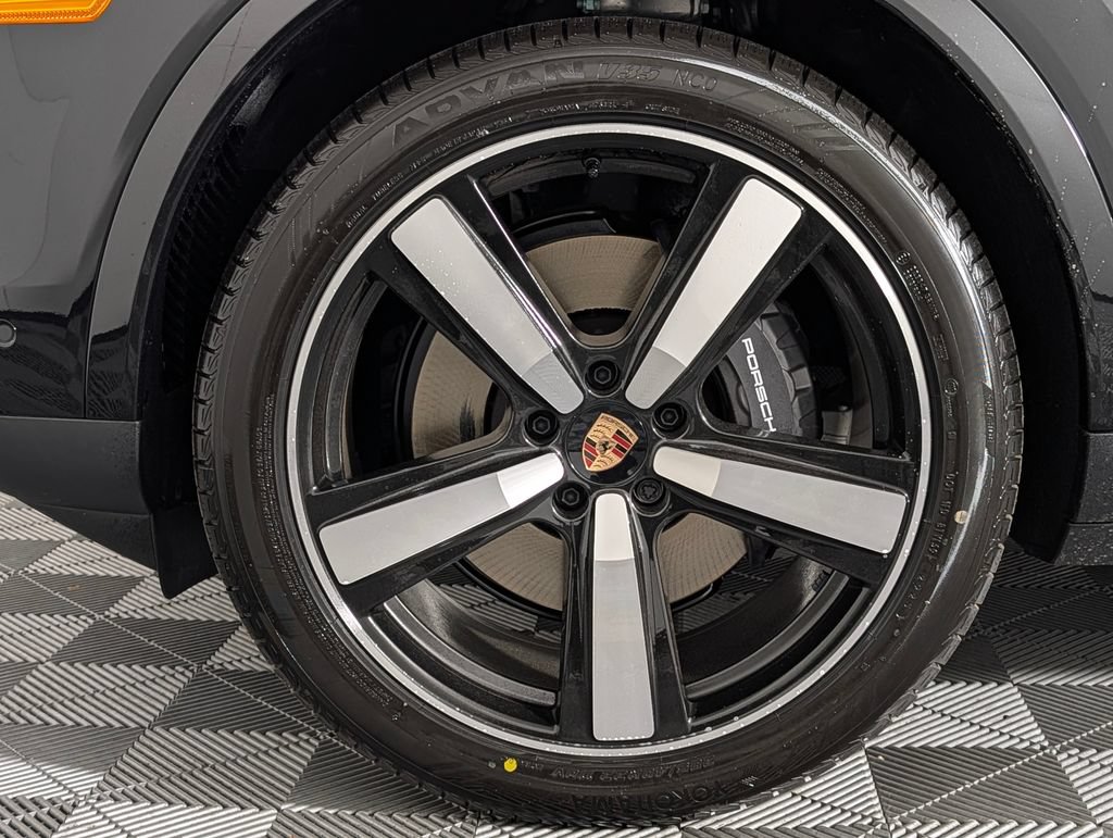 New 2026 Porsche Cayenne AWD/4WD image 11