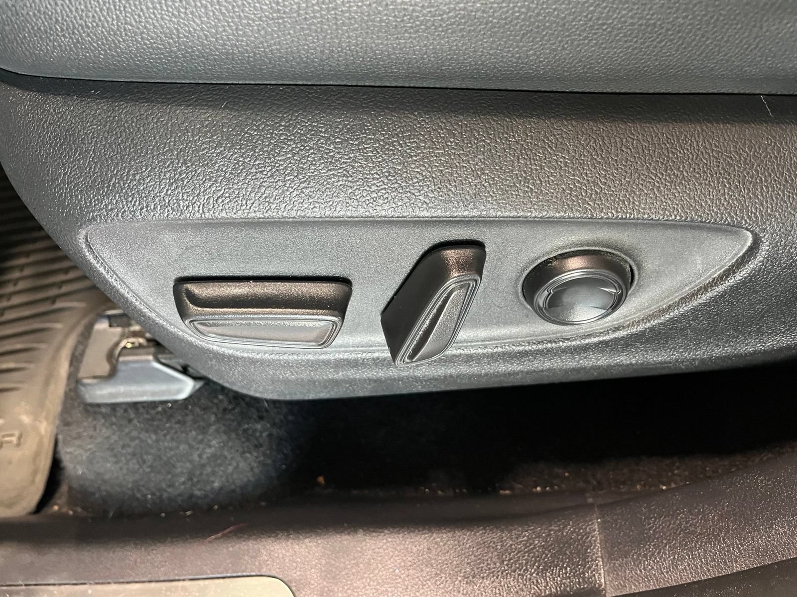 Used 2024 Toyota Grand Highlander AWD Hybrid image 18
