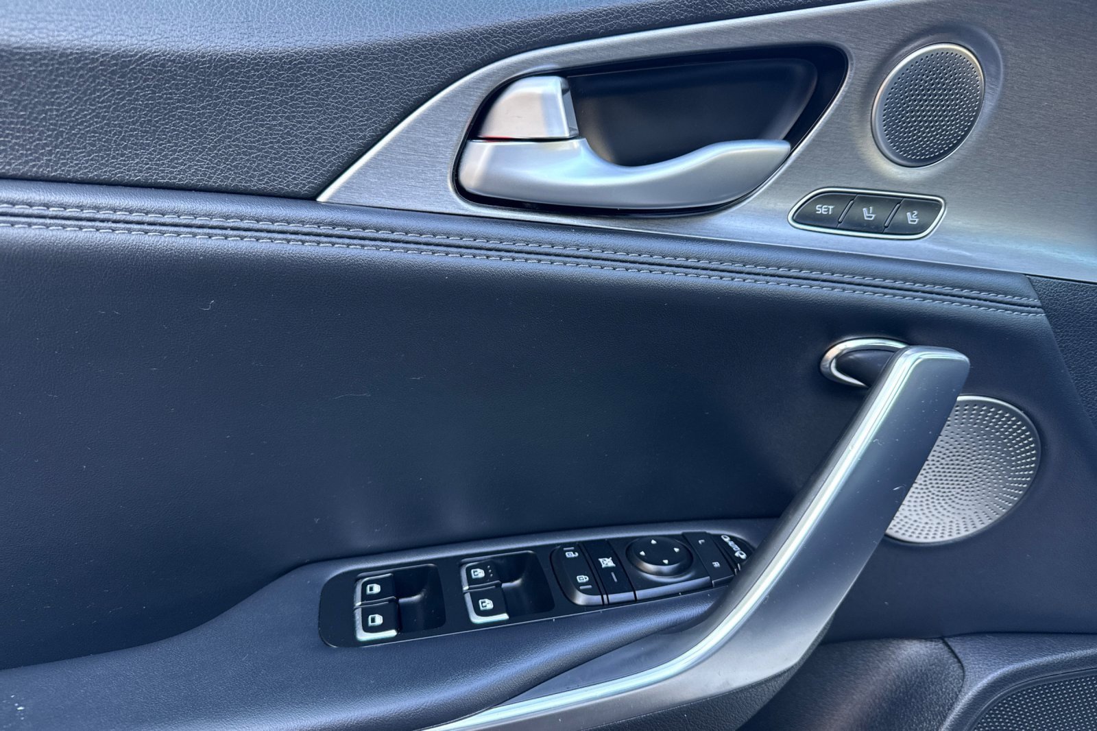 Used 2021 Kia Stinger GT1 image 15