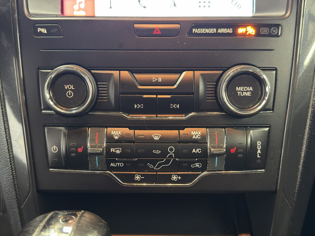 Used 2019 Ford Explorer XLT w/ Equipment Group 202A AWD/4WD image 23