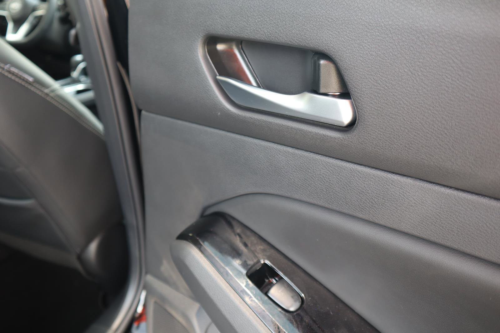 Used 2025 Nissan Altima 2.5 SL FWD image 44