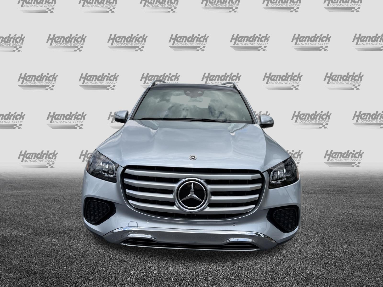 Used 2024 Mercedes-Benz GLS 450 4MATIC image 3