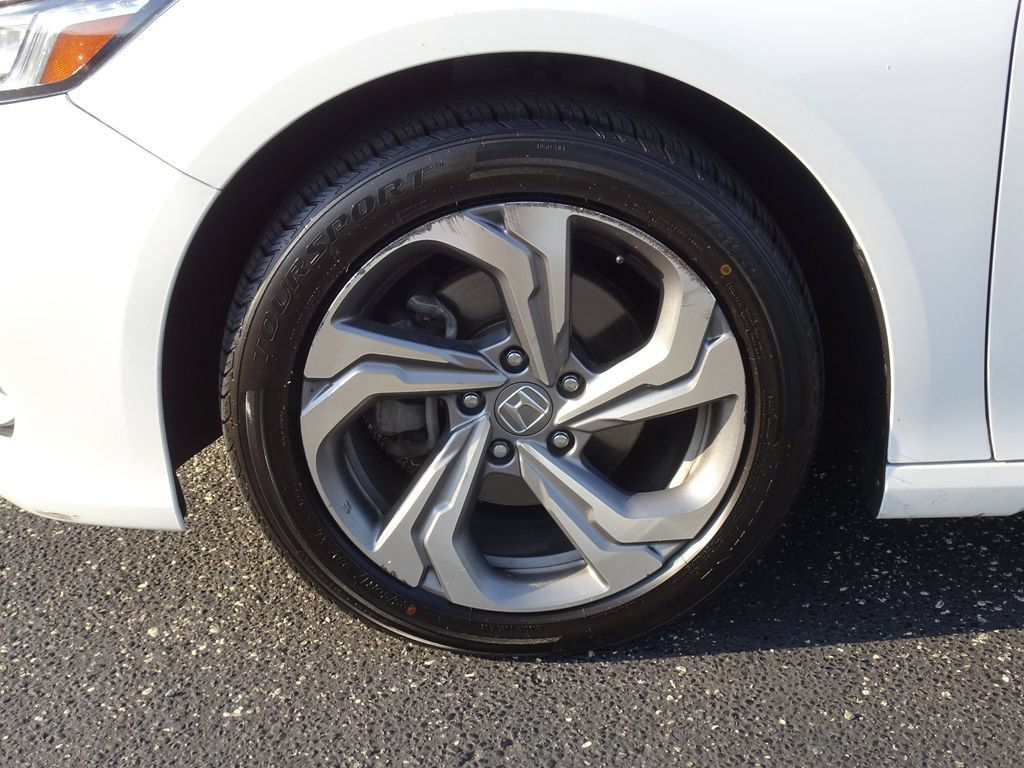 Used 2018 Honda Accord EX image 29
