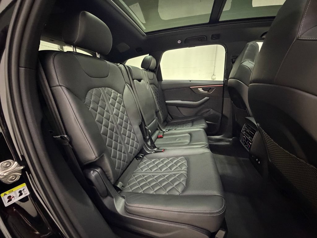 Used 2024 Audi SQ7 Premium Plus AWD/4WD image 46