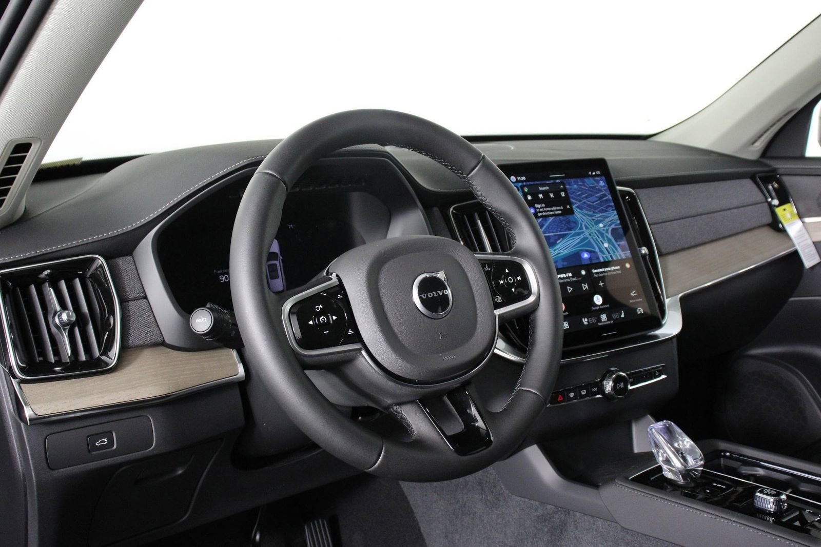 New 2026 Volvo XC90 B5 Core image 8