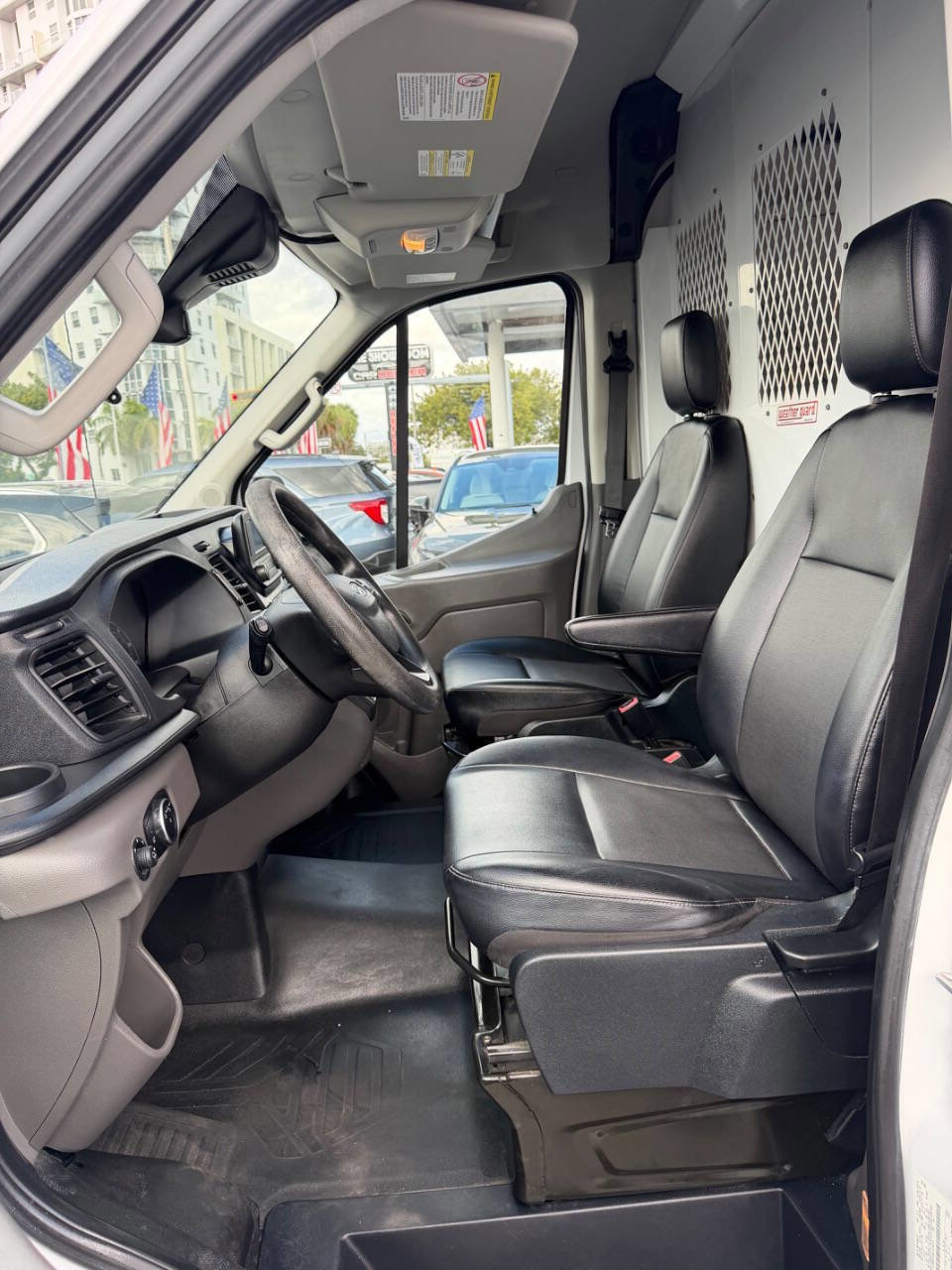 Used 2020 Ford Transit 250 Medium Roof image 11