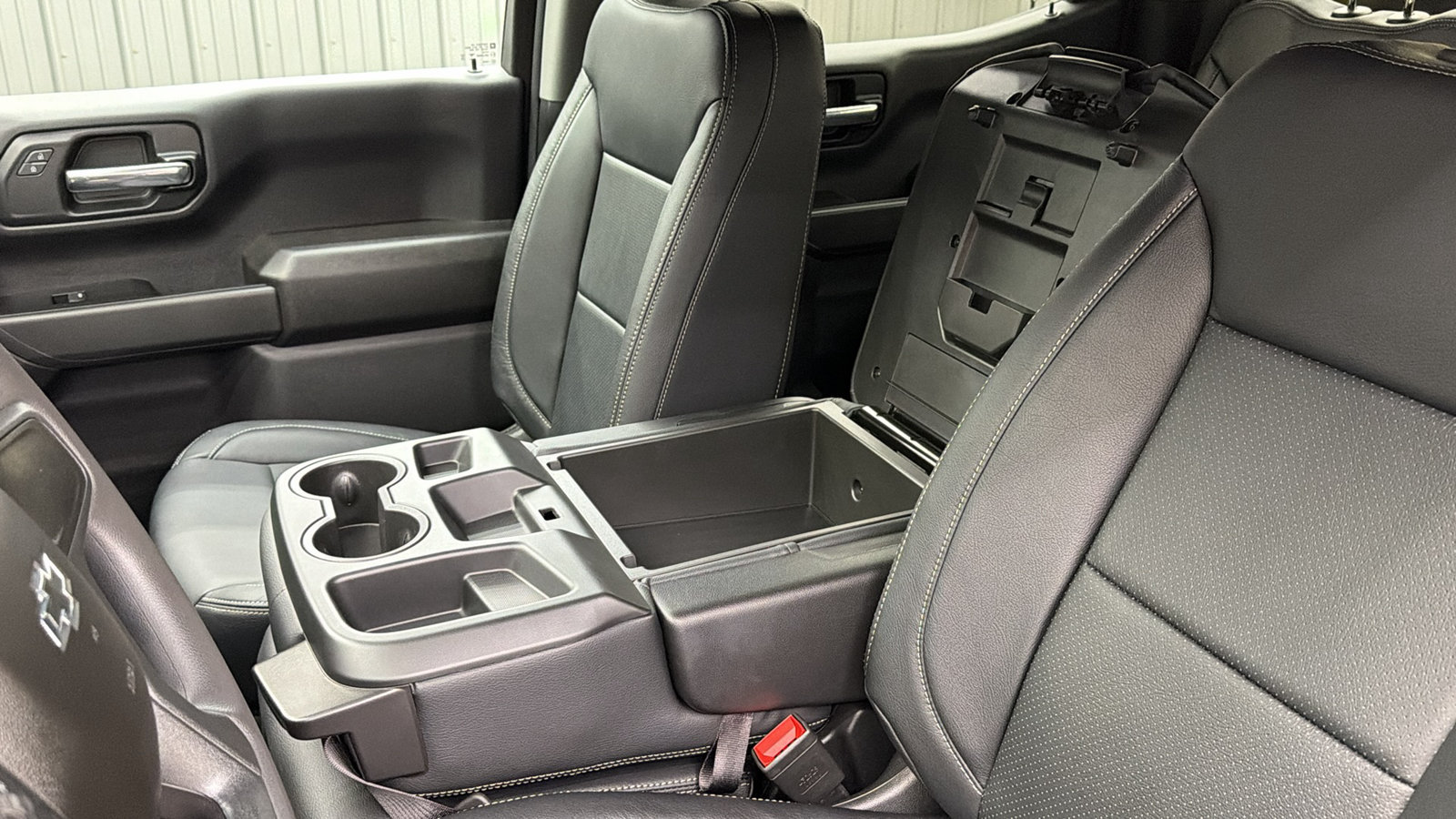 Used 2026 Chevrolet Silverado 1500 Custom Trail Boss w/ Dark Appearance Package AWD/4WD image 29