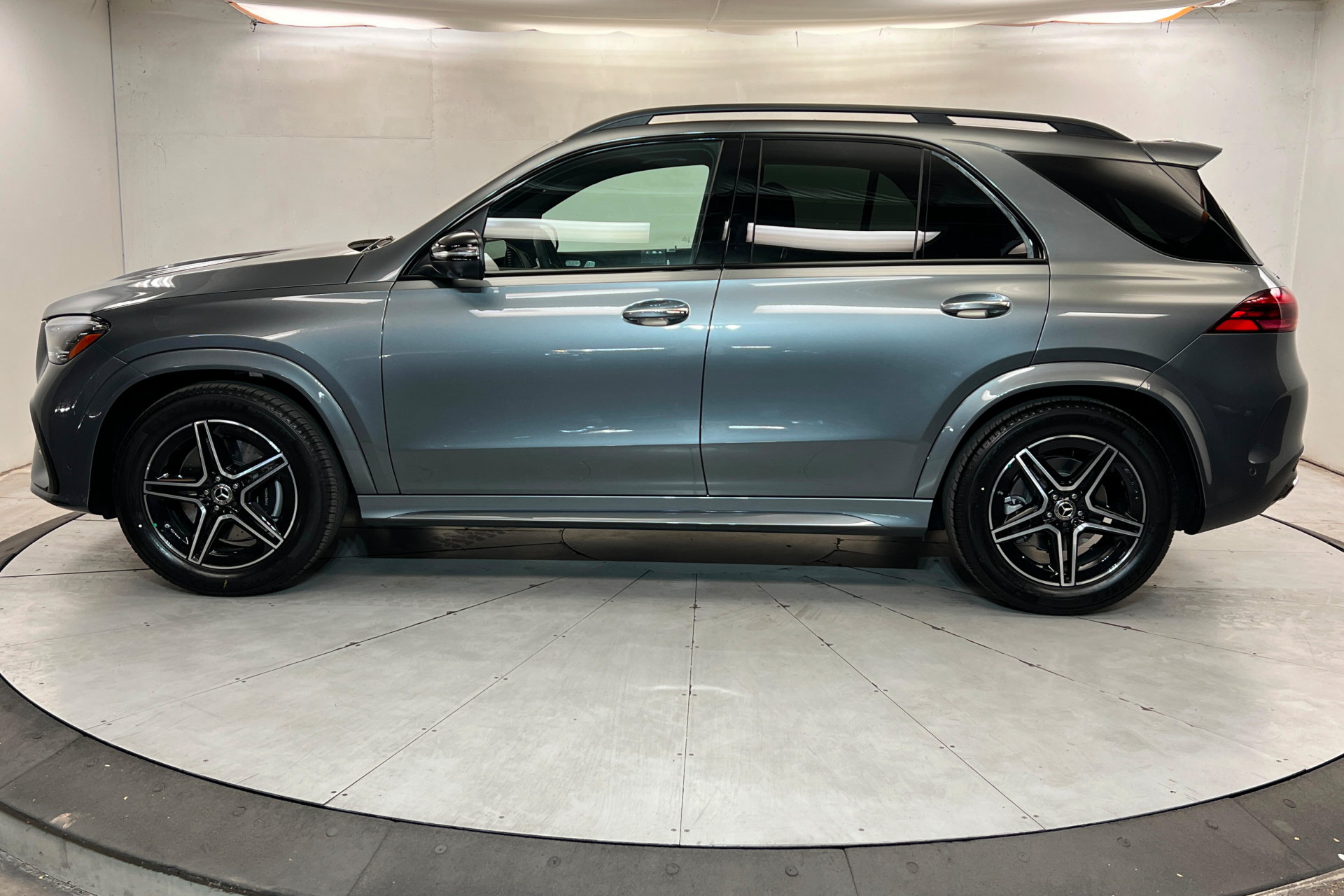 New 2026 Mercedes-Benz GLE 450 4MATIC image 2