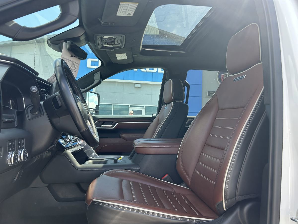 Used 2024 GMC Sierra 2500 Denali Ultimate AWD/4WD image 13