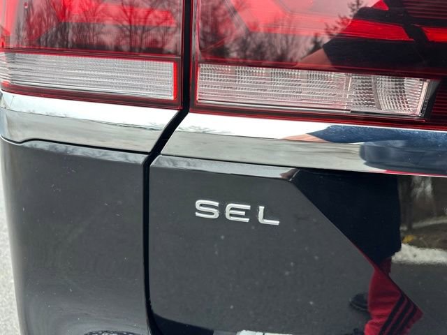 Used 2024 Volkswagen Atlas SEL Premium R-Line image 32