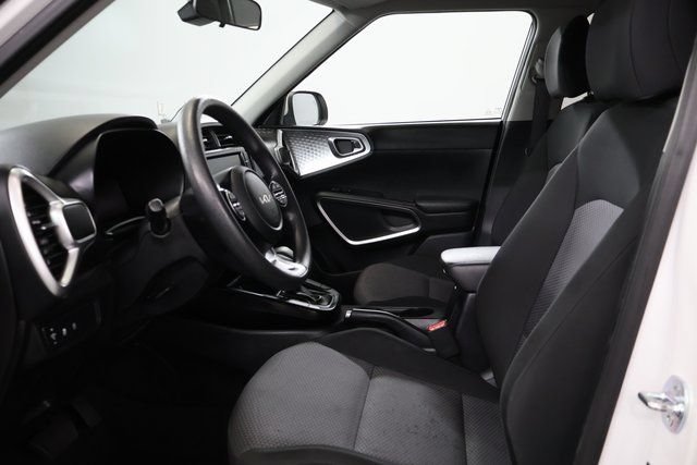 Used 2024 Kia Soul LX w/ Option Group 015 FWD image 11