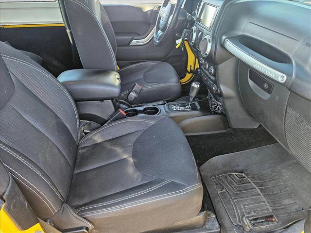 Used 2015 Jeep Wrangler Rubicon w/ Power Convenience Group image 14