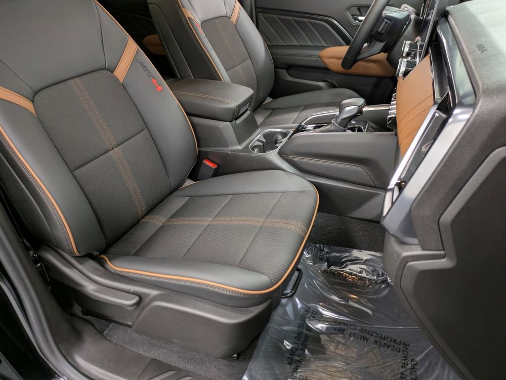 Used 2025 GMC Canyon AT4 image 29