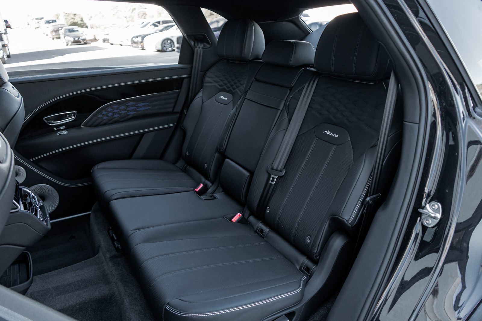 Used 2024 Bentley Bentayga Extended Wheelbase image 32