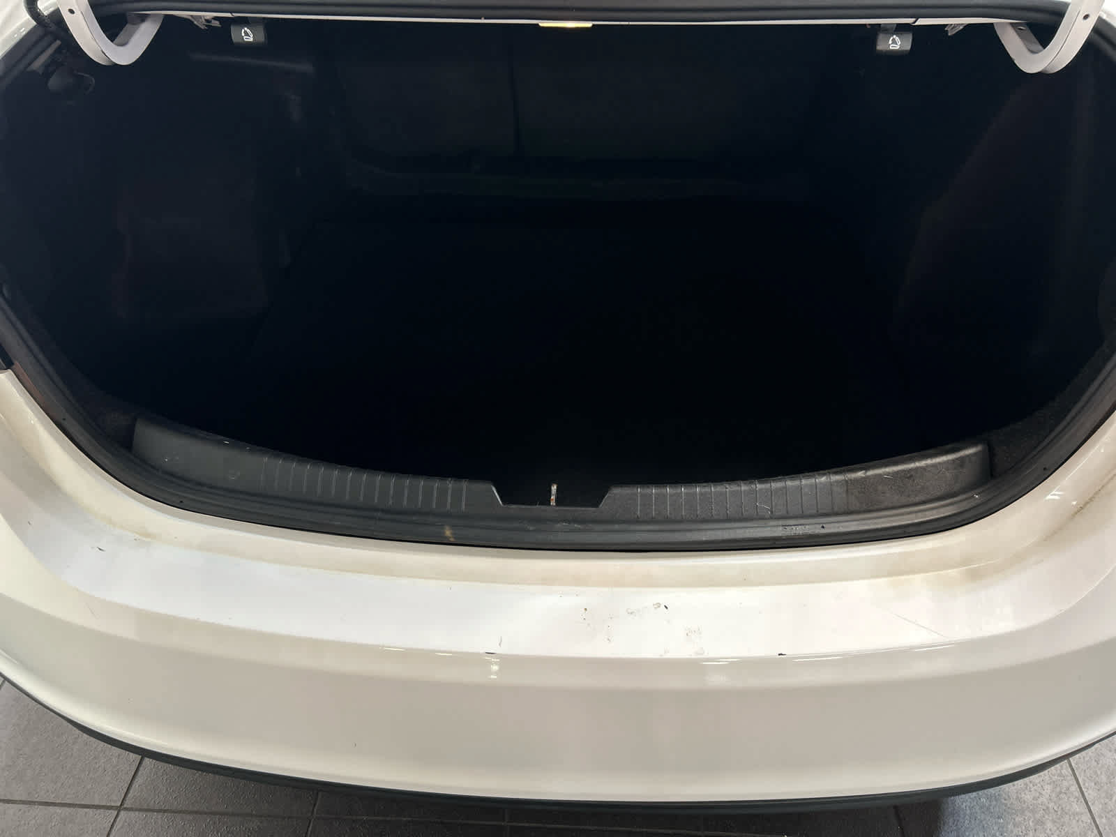 Used 2017 Chevrolet Malibu LS FWD image 27