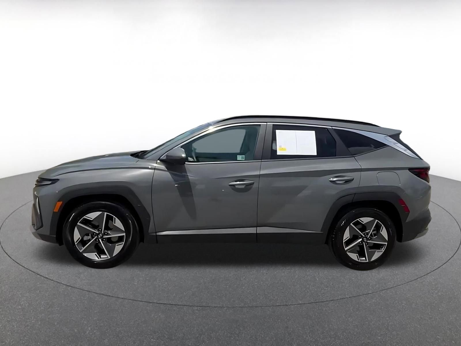 Used 2025 Hyundai Tucson SEL FWD image 9