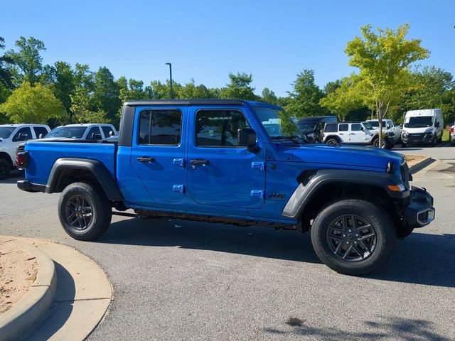 New 2025 Jeep Gladiator Sport AWD/4WD image 2