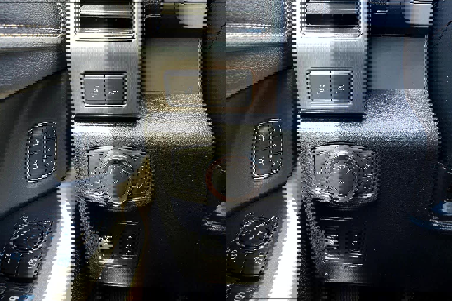 Used 2019 Ford Expedition Max Platinum RWD image 34