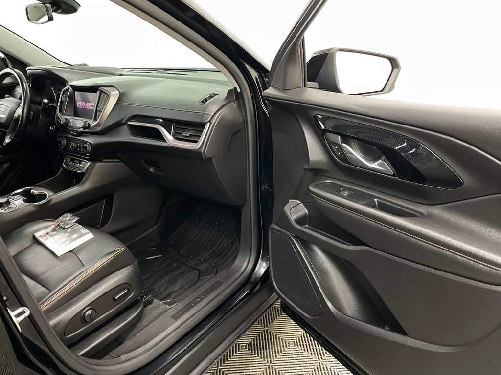 Certified 2024 GMC Terrain AT4 w/ Tech Package AWD/4WD image 37