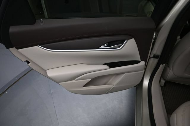 Used 2015 Cadillac XTS FWD image 16