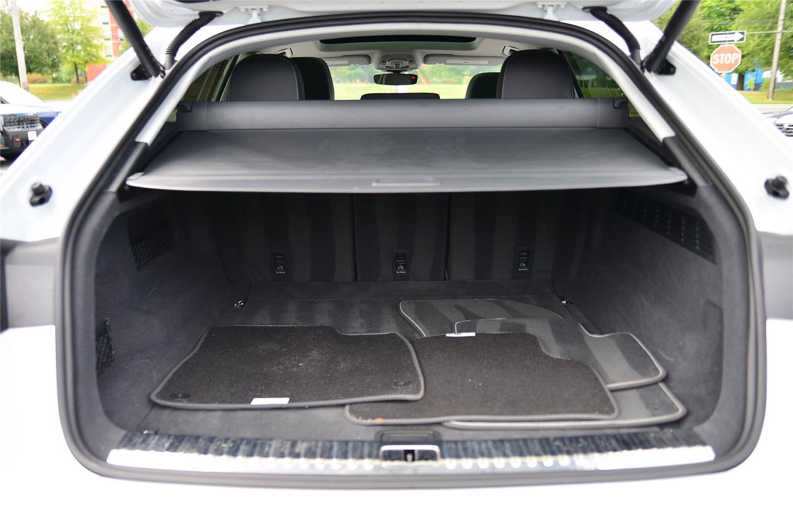 Used 2023 Audi Q8 Premium Plus AWD/4WD image 20