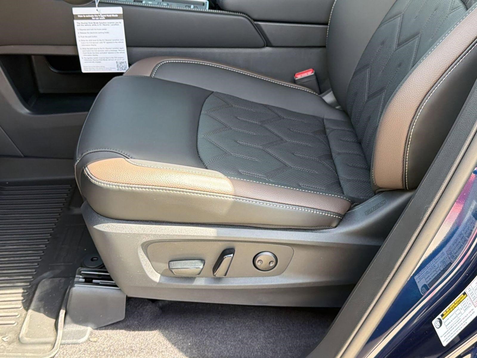 New 2026 Nissan Pathfinder Platinum image 14