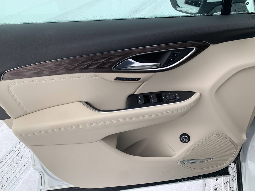 Used 2023 Buick Envision Avenir image 12