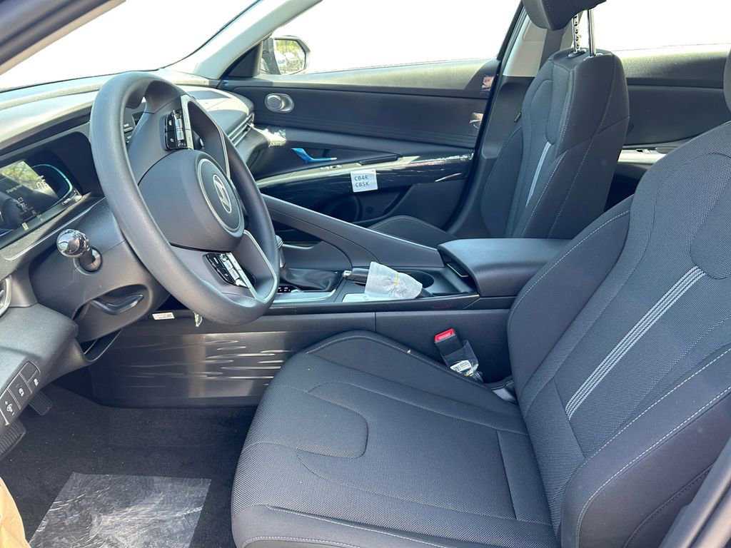 New 2026 Hyundai Elantra SE FWD image 9