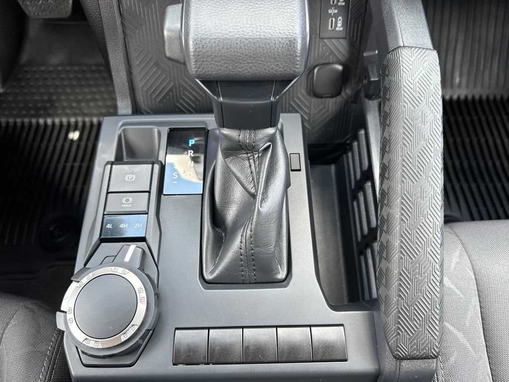 Certified 2025 Toyota Tacoma SR AWD/4WD image 20