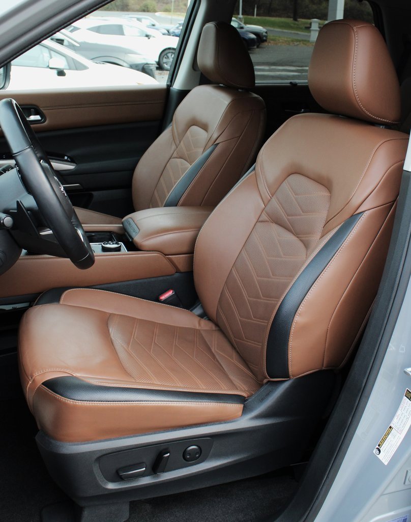 Certified 2023 Nissan Pathfinder Platinum image 24