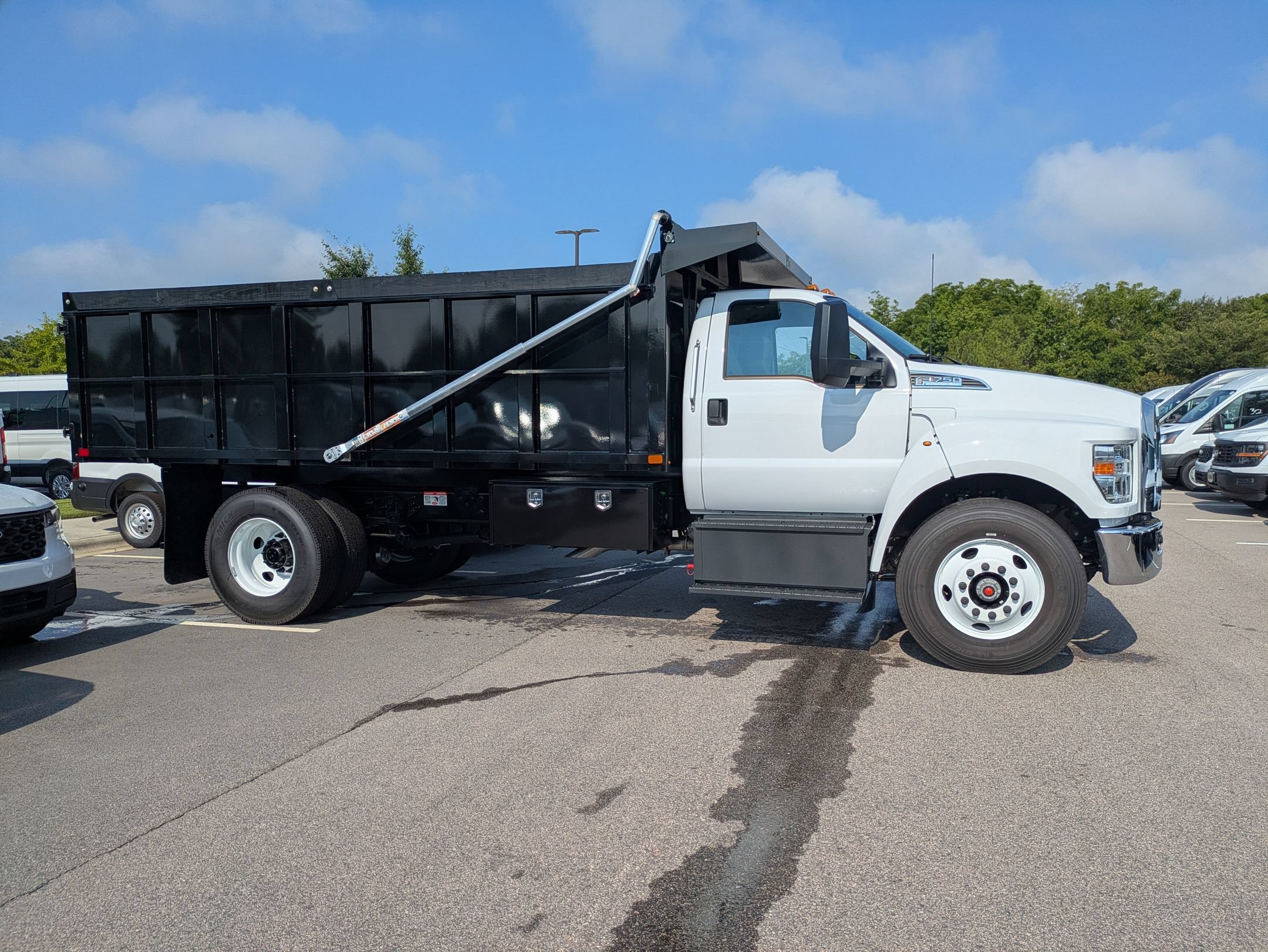 New 2027 Ford F750 2WD Regular Cab Super Duty image 3