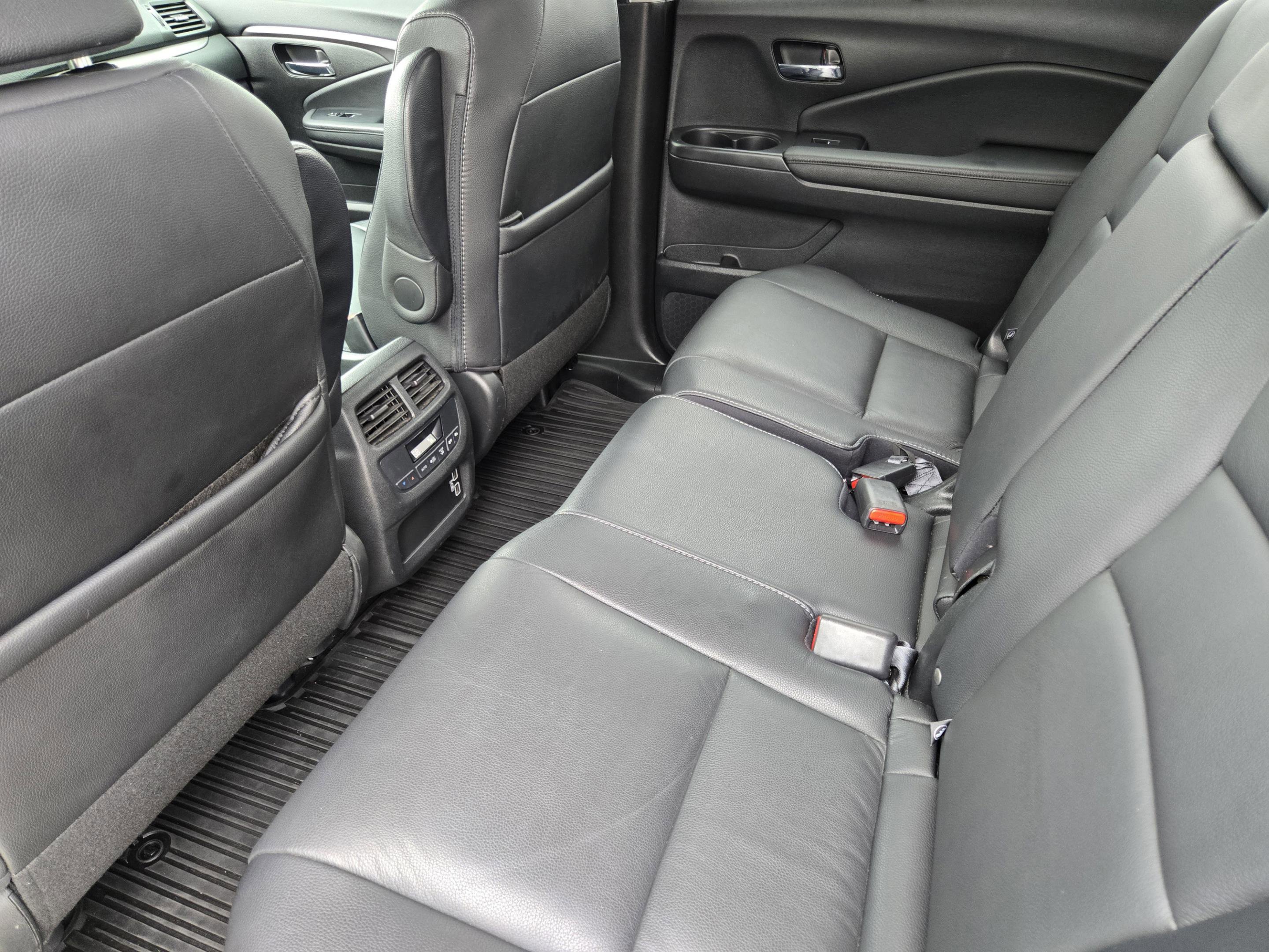 Used 2021 Honda Pilot Special Edition image 12