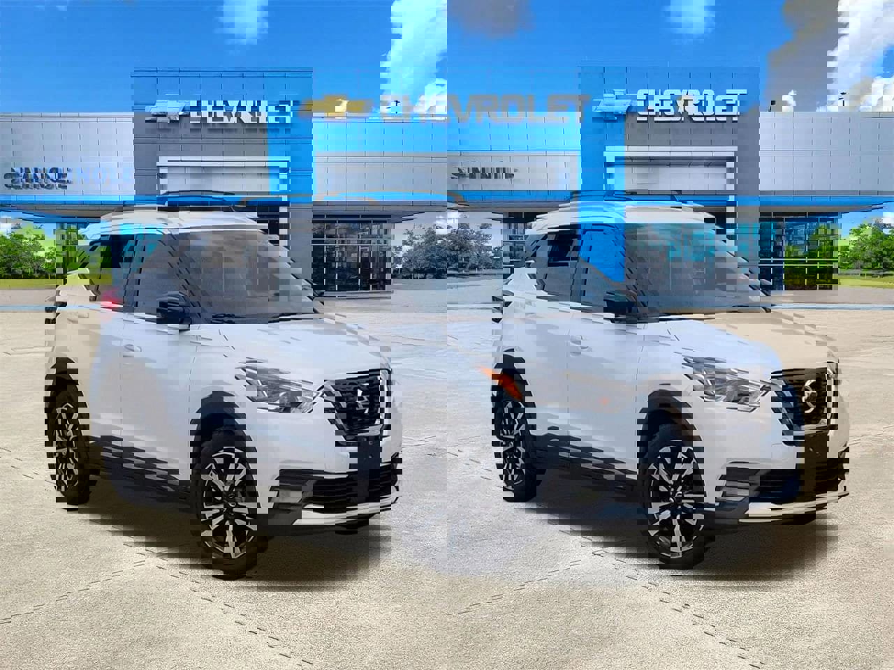 Used 2020 Nissan Kicks SR w/ SR Premium Package FWD image 1