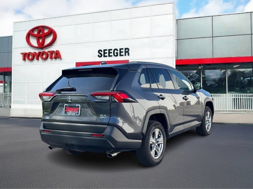 Used 2025 Toyota RAV4 XLE AWD/4WD video 3