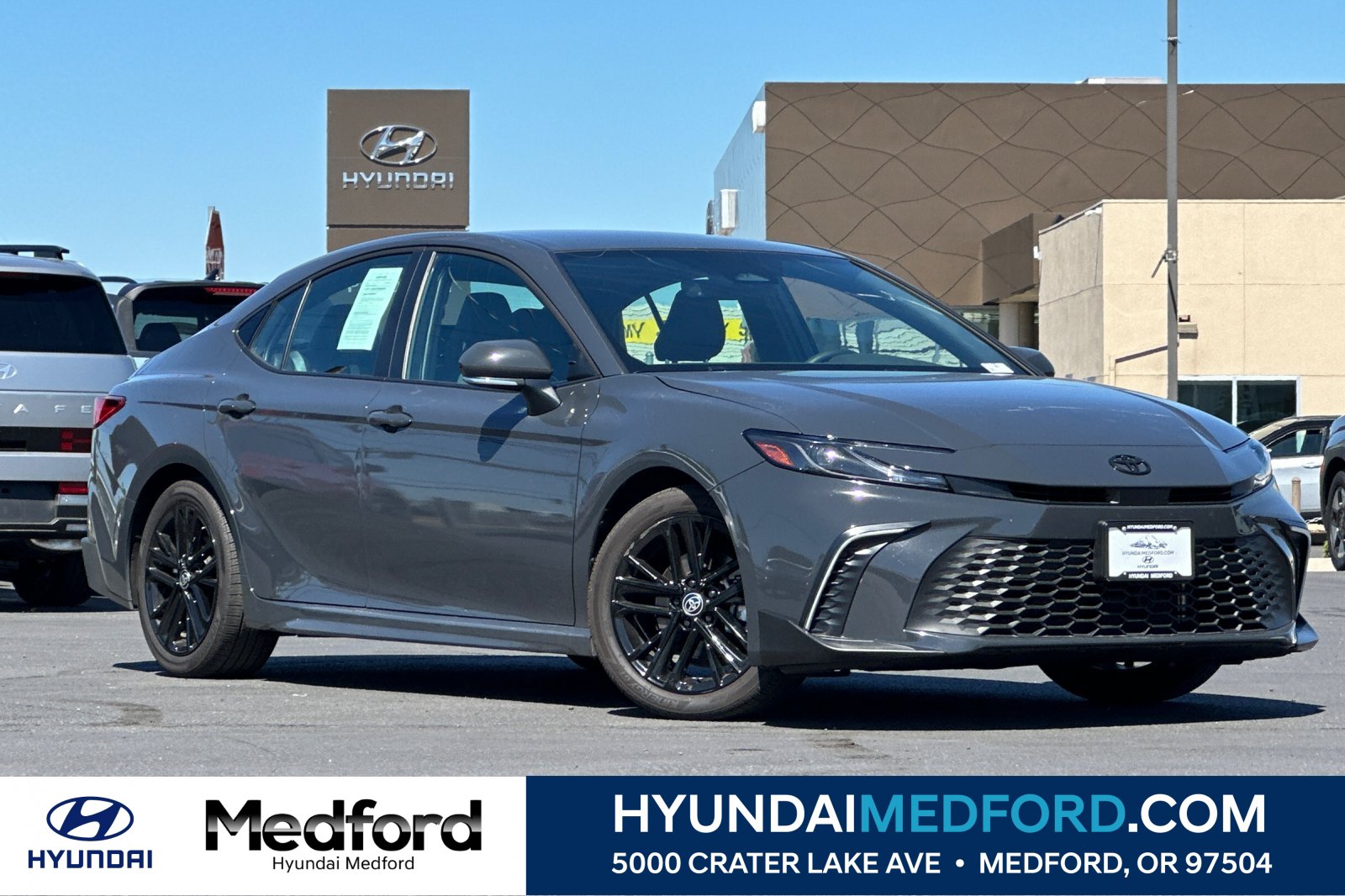 Used 2025 Toyota Camry SE w/ Convenience Package