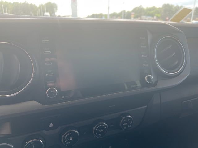 Used 2020 Toyota Tacoma TRD Off-Road AWD/4WD image 13