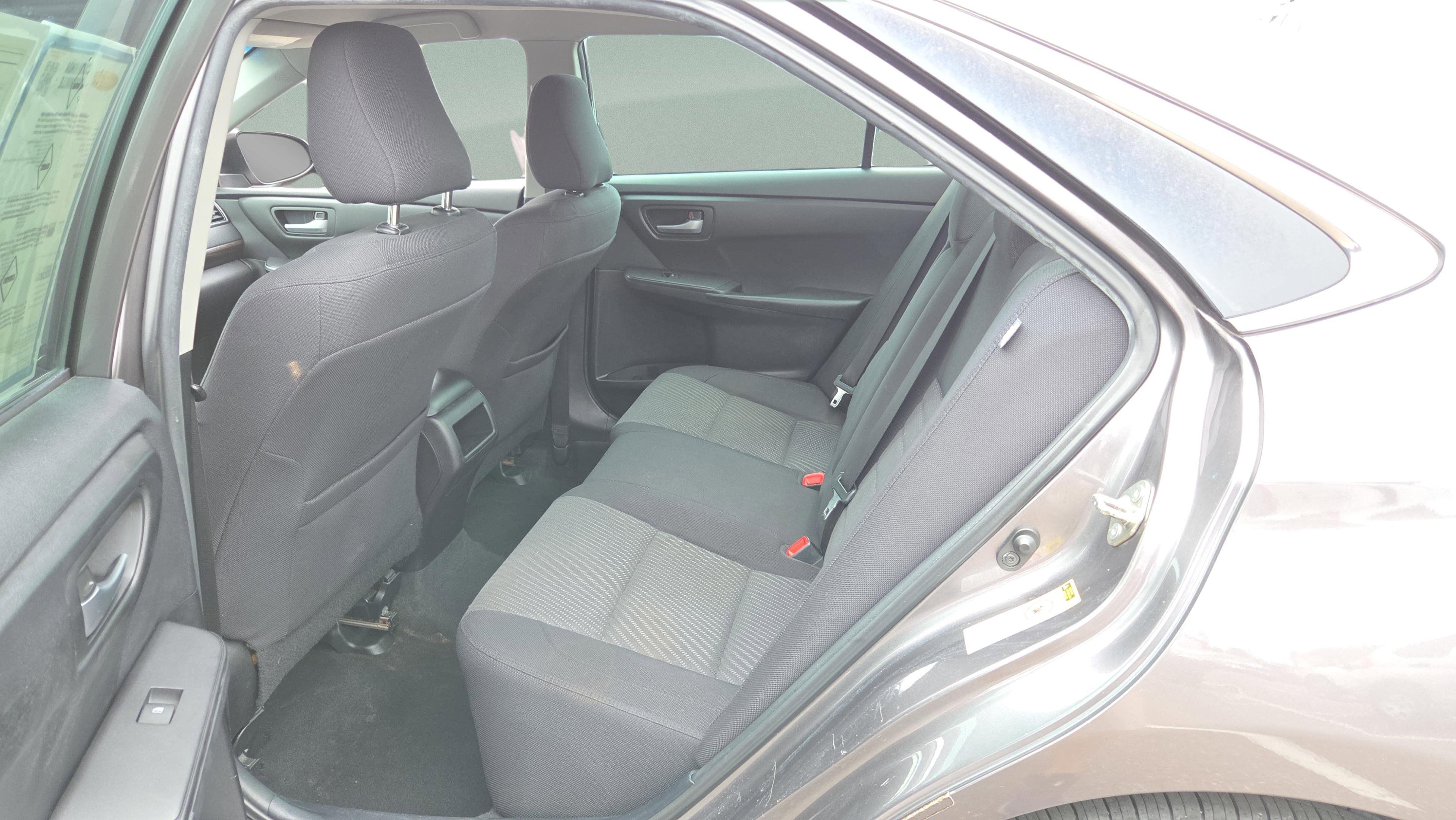 Used 2015 Toyota Camry LE image 13