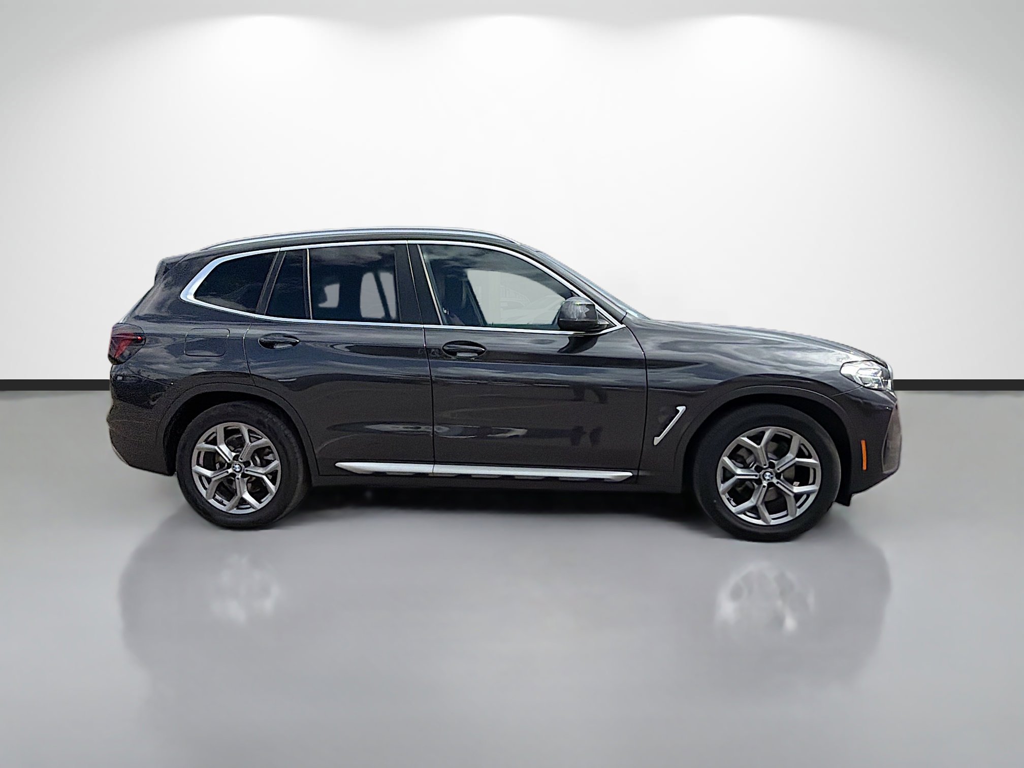 Used 2024 BMW X3 sDrive30i w/ Convenience Package image 2