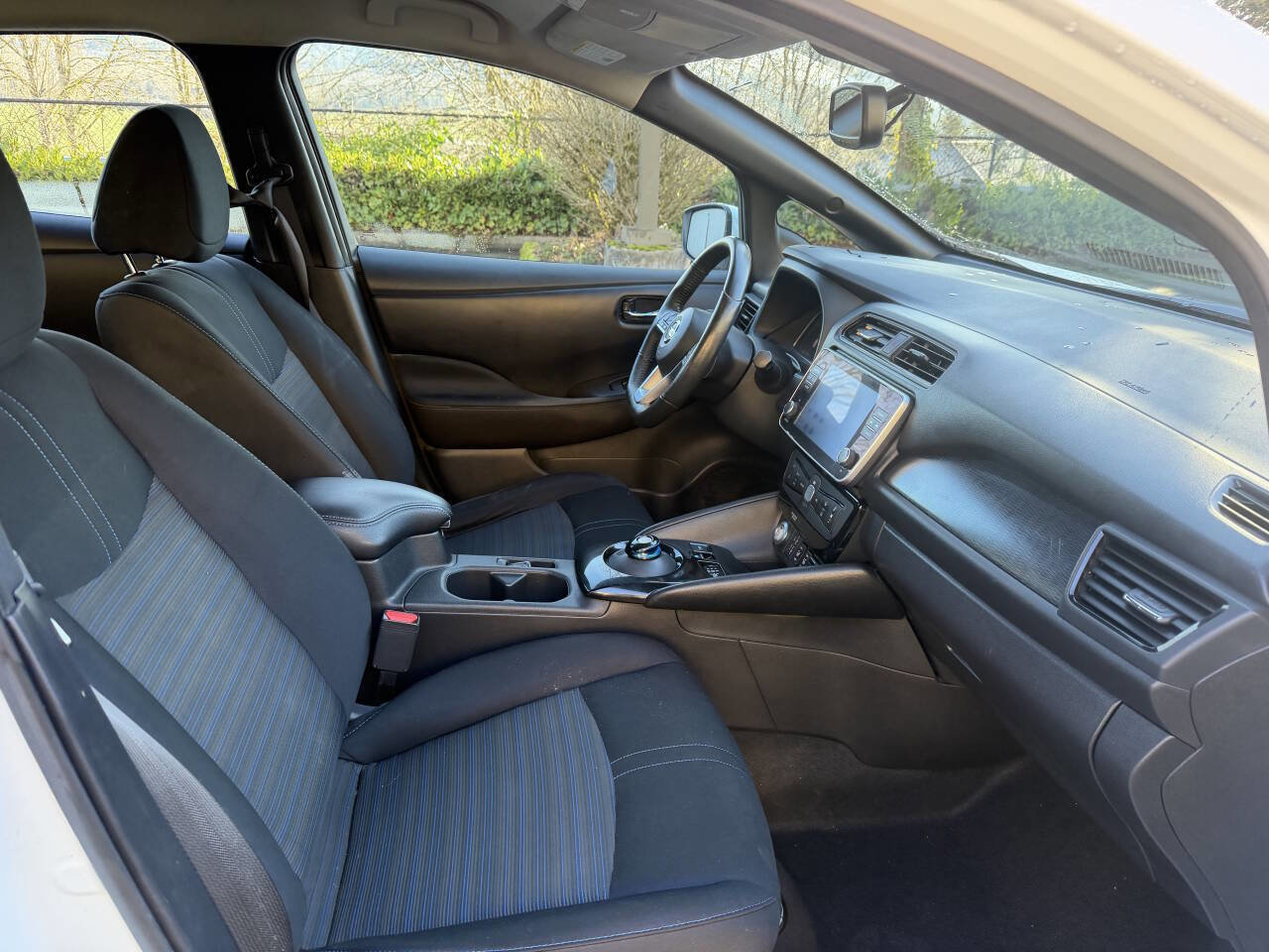 Used 2020 Nissan Leaf SV w/ SV Technology Package image 13